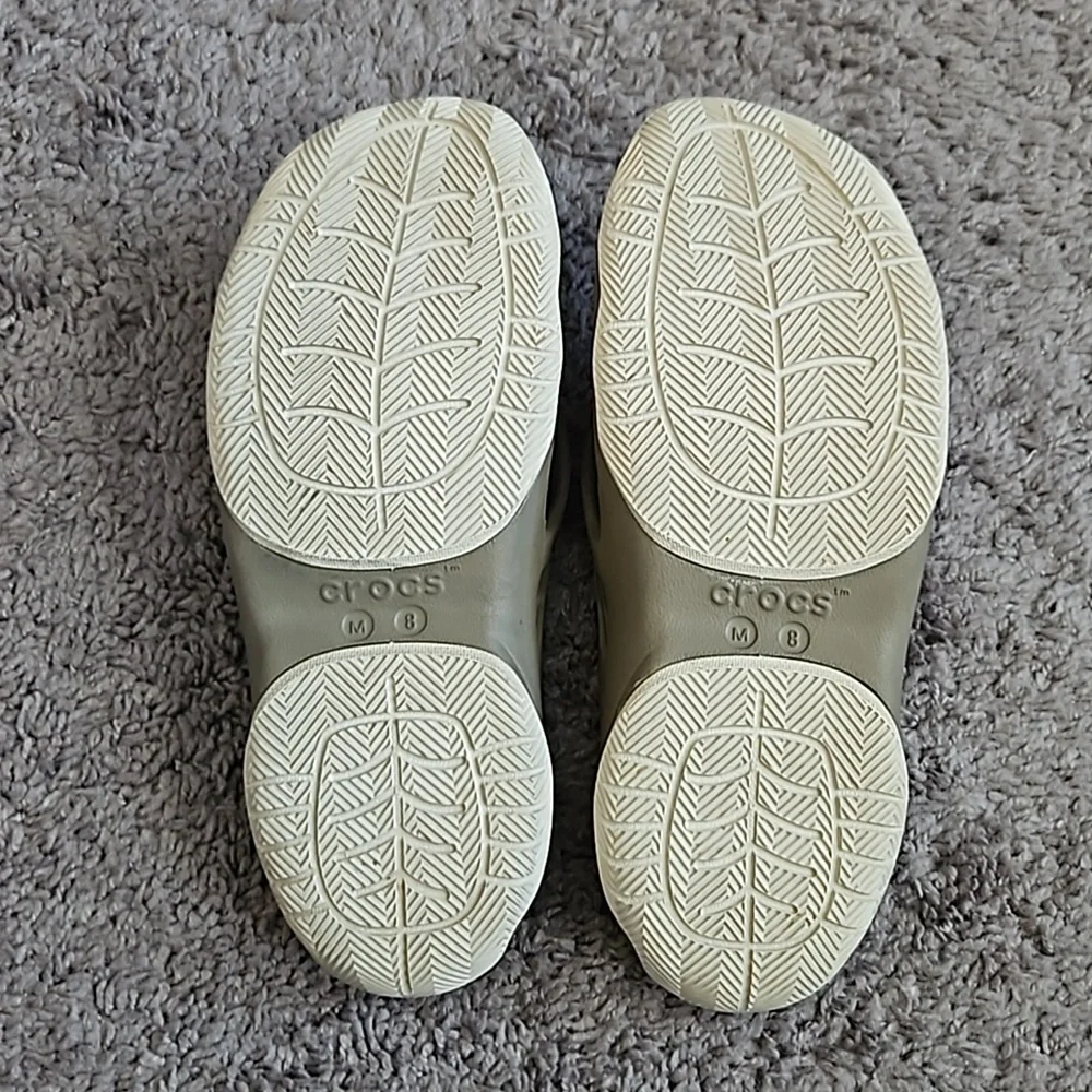 CROCS Mens Flip Flops Sz 8